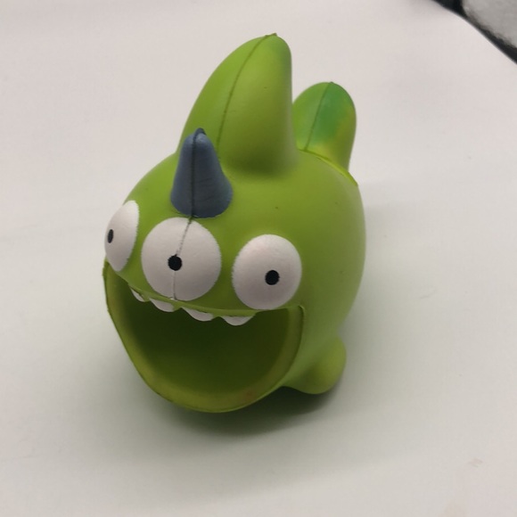 Squish sharwhal from ugly dolls - Picture 4 of 5
